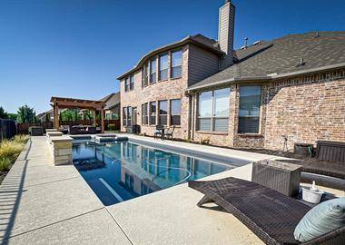 Heated Saltwater Pool with Bright Backyard for Workshops, Luncheons or Videos